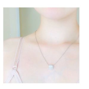 SPARKLY CUSHION CUT PENDANT NECKLACE